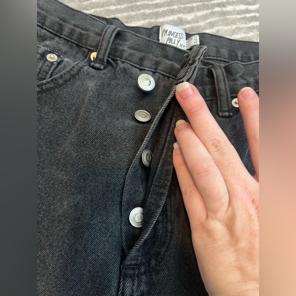 Princess Polly Black Xena Crossover Denim shorts - Size 10 - Picture 3 of 8